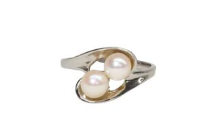  10k White Gold Double Cultured Pearl Ring 