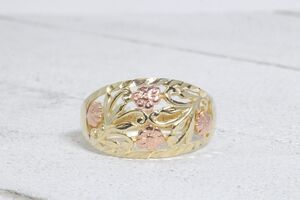  10k Two Toned Floral Cutout Design with Rose Gold Flowers Ring