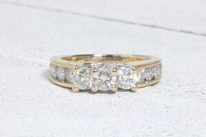  14k Yellow Gold 1 1/2cttw Diamond Three Stone Ring