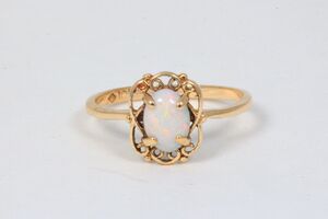  10k Yellow Gold Oval Opal Ring