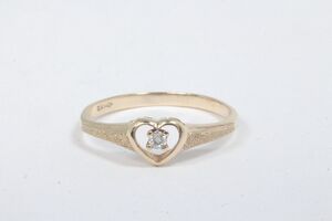  10k Yellow Gold Heart w/ Diamond Ring