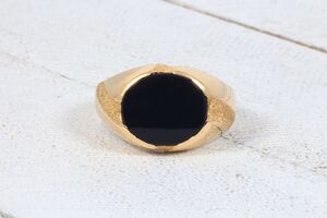  10k Yellow Gold Gent's Black Onyx Oval Ring