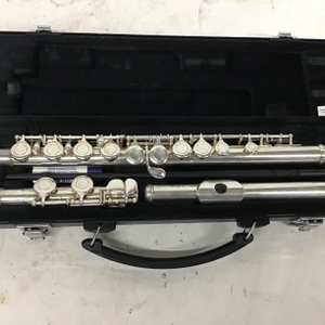 Yamaha 221 flute with case 